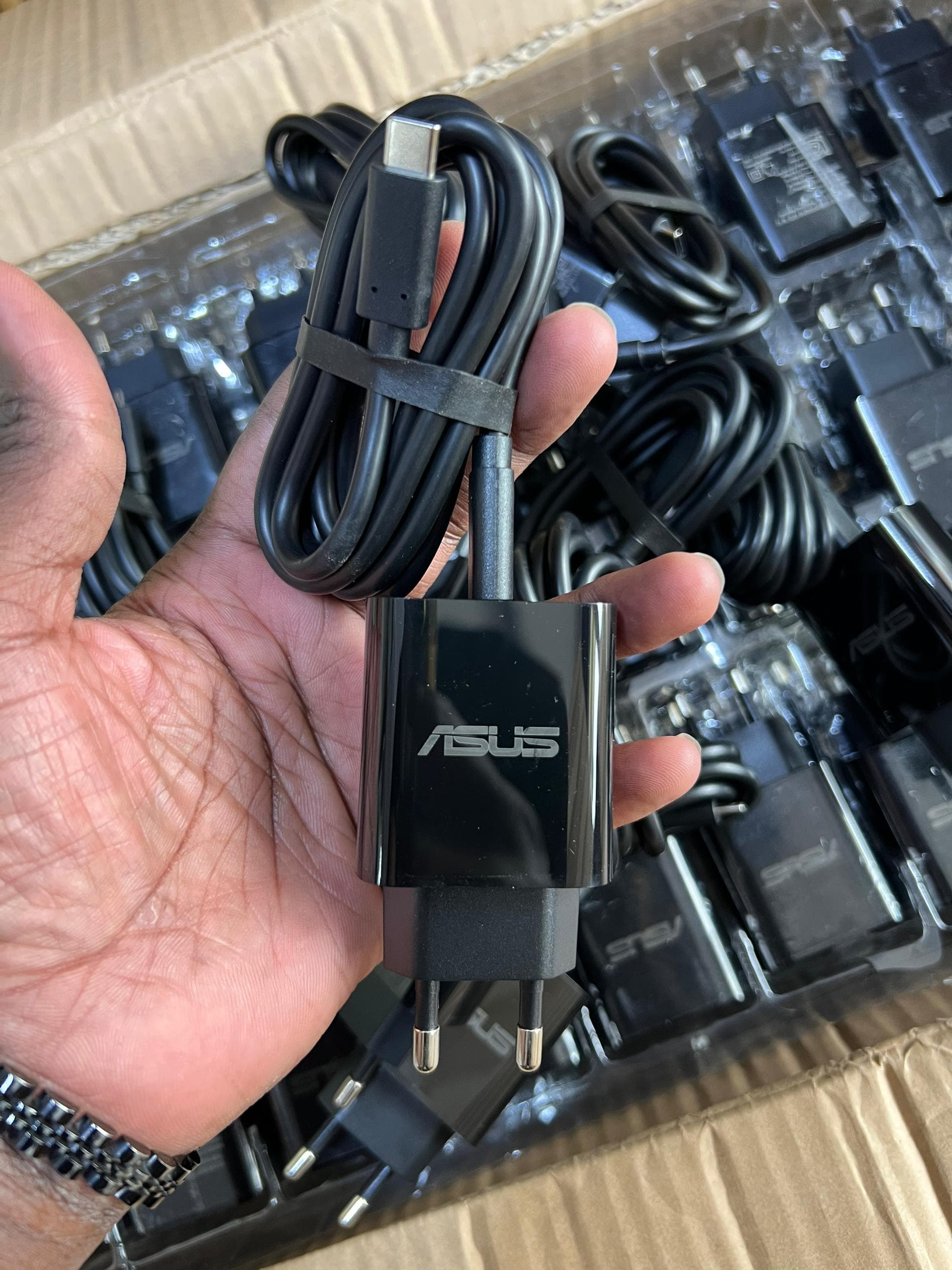 ASUS